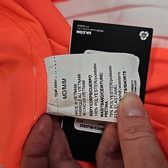 NWT Under Armour M fitted heat gear shorts, hot pink - Picture 9 of 9